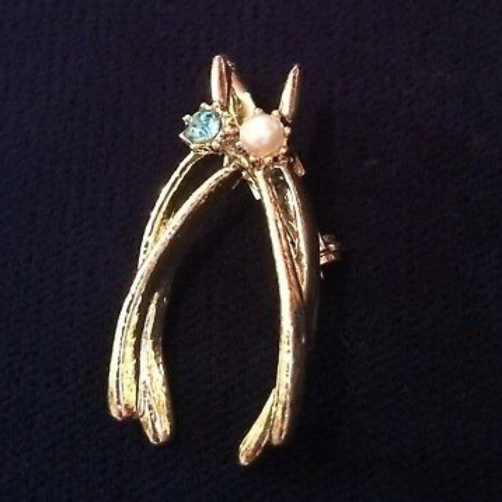 8. Vintage Gerry's Wishbone Pin